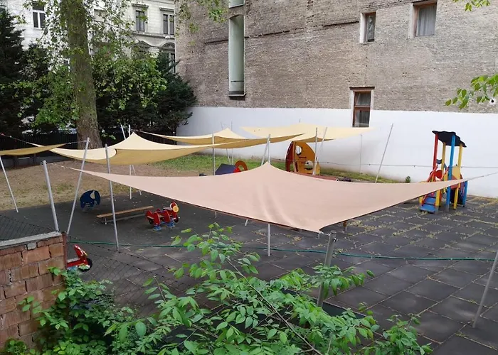 Heroes Square & Park Thermals Daire Budapeşte